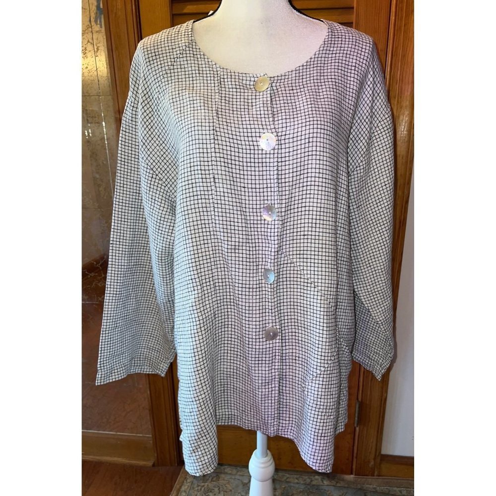 Grey Mosiac Linen Button Down Tunic — Medium